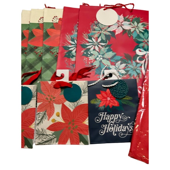 Bundle Christmas holiday wrapping 11 bags and tissue paper - Picture 10 of 12